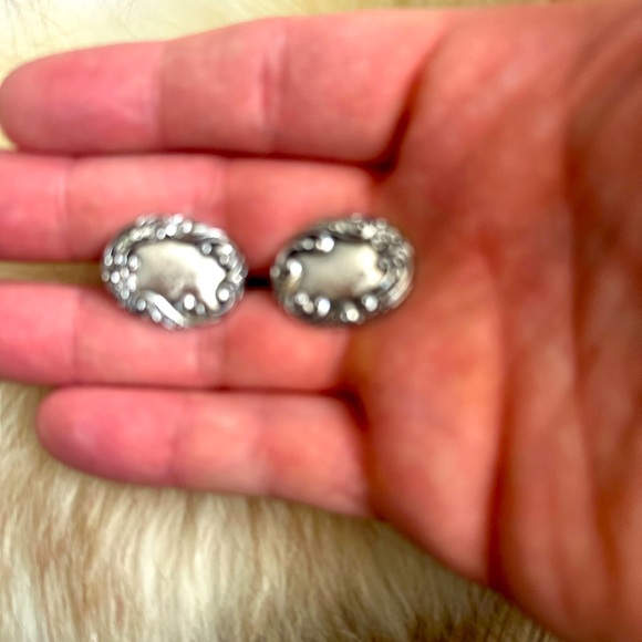 Cufflinks - Picture 1 of 2